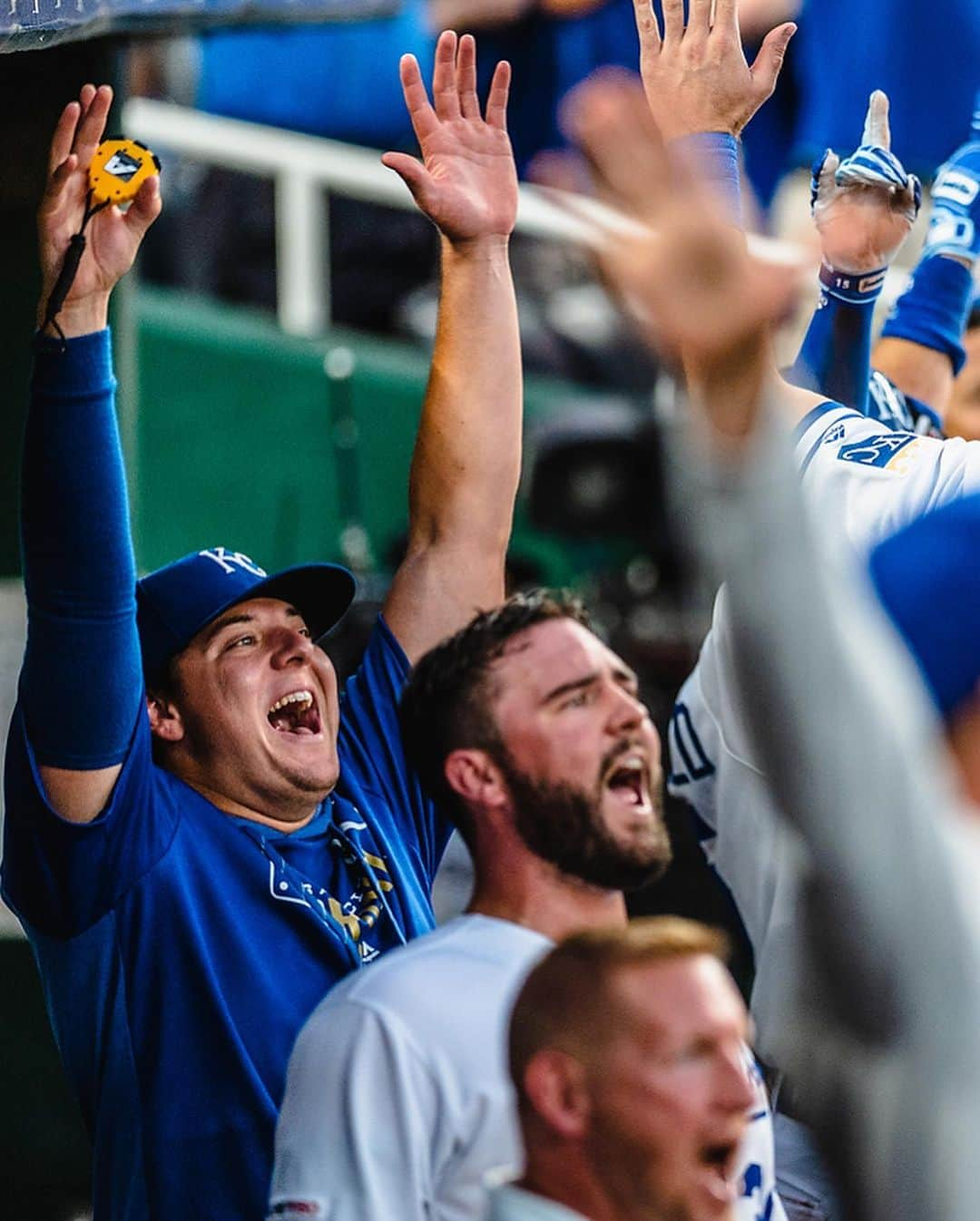 カンザスシティ・ロイヤルズさんのインスタグラム写真 - (カンザスシティ・ロイヤルズInstagram)「Get you a friend like @brad_keller13. 😄 #AlwaysRoyal」7月18日 0時15分 - kcroyals