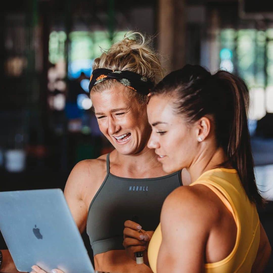 Camille Leblanc-Bazinetさんのインスタグラム写真 - (Camille Leblanc-BazinetInstagram)「#wcw to the beastest of them all @jessicargriffith “  We may be all smile and happy but don’t you try to order us around 🤪 “ So happy to have this girl as my teammate she is the sunshine of this team and keep us all light and happy #teamck #watchoutworld #wecominginhot #crossfitgames2019 🤣🙌🏽」7月18日 0時30分 - camillelbaz