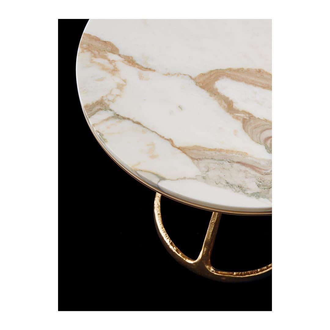 Poliform|Varennaさんのインスタグラム写真 - (Poliform|VarennaInstagram)「The beauty of precious details and refined materials. It’s the Ilda side-table by Jean-Marie Massaud.  #poliform #madeinitaly #design #luxuryfurniture #italianfurniture #designinspo #designinspiration #home #homedesign #homedecor #luxurylifestyle #jeanmariemassaud」7月18日 0時33分 - poliform_official
