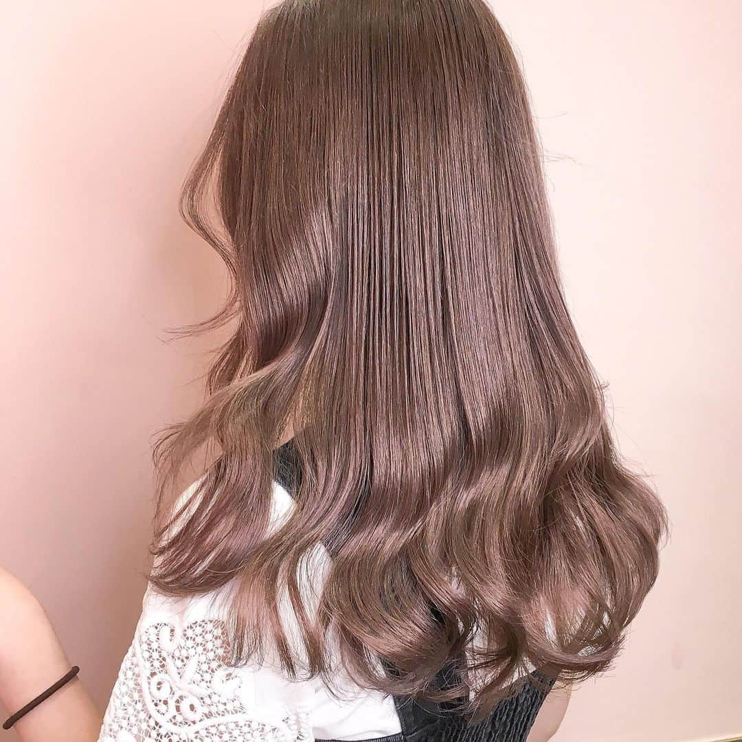 原涼香のインスタグラム：「ㅤㅤㅤㅤㅤㅤㅤㅤㅤㅤㅤㅤㅤ Pink beige 💓 ほんのりピンク( ◠‿◠ )色落ちはベージュに~~ ケアブリーチ2〜3ベースです！ ㅤㅤㅤㅤㅤㅤㅤㅤㅤㅤㅤㅤㅤ」