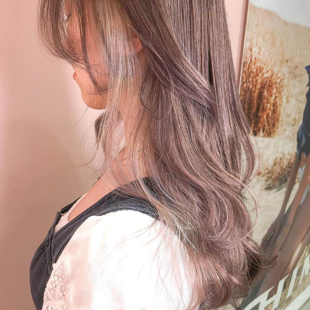 原涼香のインスタグラム：「ㅤㅤㅤㅤㅤㅤㅤㅤㅤㅤㅤㅤㅤ そしてイヤリングカラー👂🏻💕 耳にかけた時、ちらっと見えるのが❤︎ ホワイトかわいいな〜🌼 ㅤㅤㅤㅤㅤㅤㅤㅤㅤㅤㅤㅤㅤ」