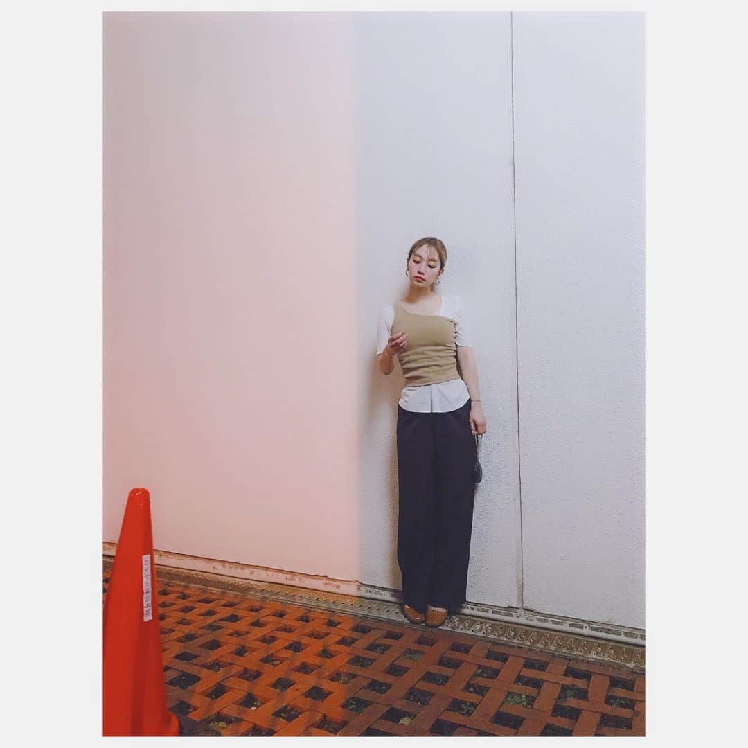 久保山香奈さんのインスタグラム写真 - (久保山香奈Instagram)「. 好きなもの色違いで買う癖💭#oneshoulder#fashion#vintage」7月18日 0時43分 - kaaana227
