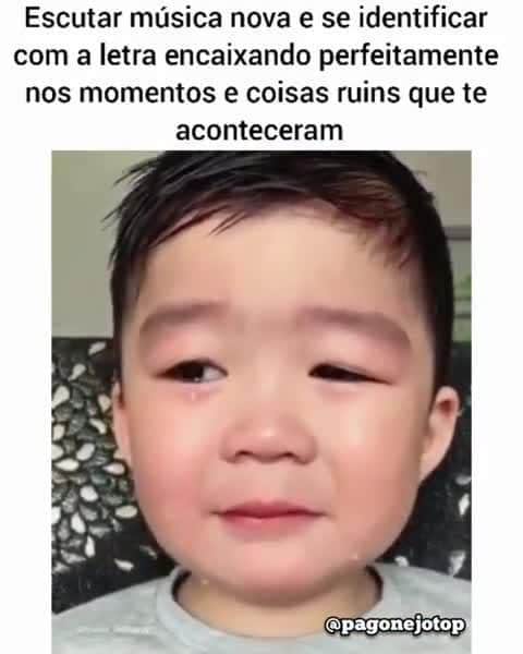 Sorriso Marotoのインスタグラム：「Caiu um cisco no meu olho 😢😂⠀ #REPOST⠀ @pagonejotop⠀ @dilsinho e @sorrisomaroto pegaram pesado demais⠀ Pouco a Pouco 🎵😢😭」