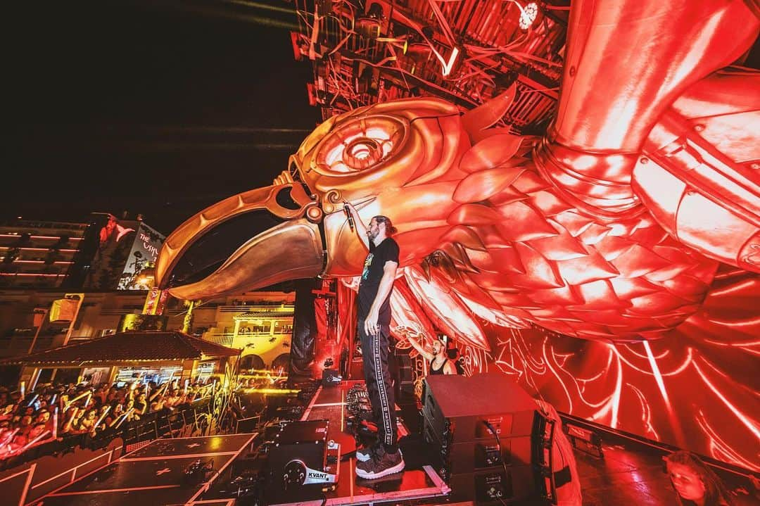 Dimitri Vegas & Like Mikeさんのインスタグラム写真 - (Dimitri Vegas & Like MikeInstagram)「Ibiza keeps getting wilder」7月18日 0時58分 - dimitrivegasandlikemike