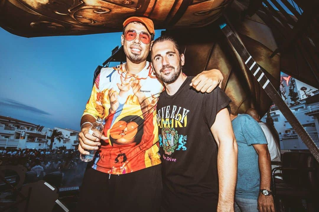 Dimitri Vegas & Like Mikeさんのインスタグラム写真 - (Dimitri Vegas & Like MikeInstagram)「Ibiza keeps getting wilder」7月18日 0時58分 - dimitrivegasandlikemike