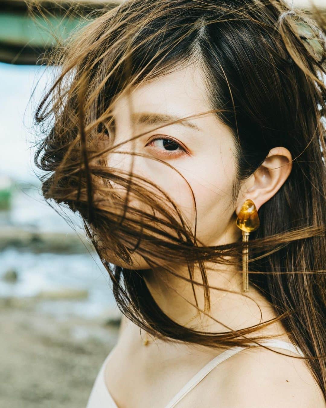 高田世莉菜さんのインスタグラム写真 - (高田世莉菜Instagram)「撮りたい理想を伝えて、ここをもっとこうしたいや、こんな風にを叶える事ができるフォトグラファーだからこそ長く撮影し続けられる。 この時はイヤリングを目立たせるアップをリクエストした☺️ @cocodeal_official で購入したお気に入りのイヤリング💓 📸 @toru_matsunaga  #igers  #japan_photo_now #good_portraits_world  #closeupphotography  #closeup_archive  #500px  #1x #team_jp_  #art_of_japan_  #lovers_nippon  #ig_phos  #tokyocameraclub  #instagramjapan  #japan_of_insta  #japan_art_photography #instagram #igersjp  #ig_japan #ビジョビ  #instalove」7月18日 1時02分 - serina_0531