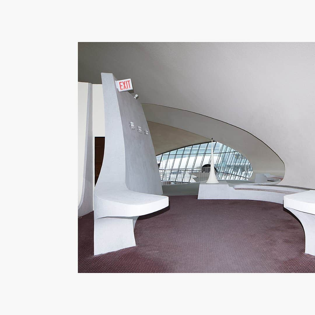 リモワさんのインスタグラム写真 - (リモワInstagram)「Designed by Finnish-American architect Eero Saarinen, the TWA Terminal at John F. Kennedy International Airport in New York was built to epitomise the glamour and optimism of the jet-set age.⁣ ⁣ ⁣ ⁣Captured before the building’s recent restoration, the 1960s modernist interior was conceived of as a fluid, open interior, while the exterior’s iconic wing-like concrete shell pays homage to the elegance of travel. ⁣⁣⁣⁣⁣⁣ ⁣⁣⁣#RIMOWA #RIMOWAplaces」7月18日 1時05分 - rimowa