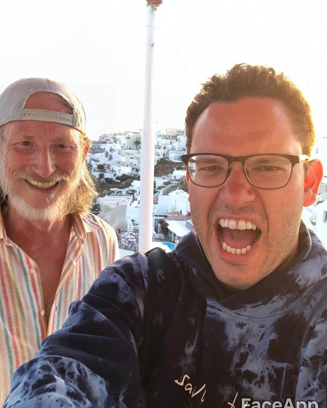 ティモシー・サイクスさんのインスタグラム写真 - (ティモシー・サイクスInstagram)「Time flies when I’m having too much fun in Greece with my student @mikehuddie who just graduated college and has now made roughly $250,000 in the stock market so far...and more importantly is learning to take #laptoplifestyle photos just like me :) #ilovemyjob #workfromanywhere #faceappchallenge #theoldjewish」7月18日 1時09分 - timothysykes