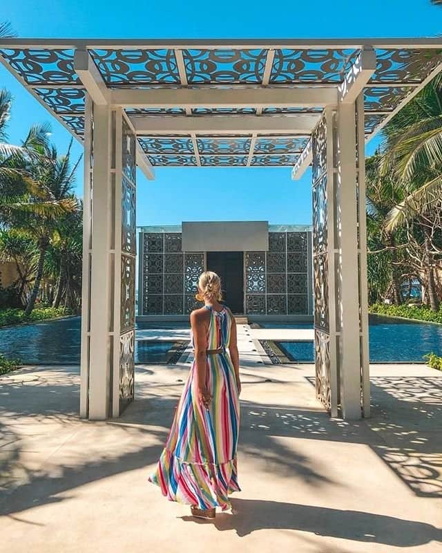 アクセサライズのインスタグラム：「Somewhere over the rainbow🌈 ...embrace the colours of the sky from top to toe in our multi-stripe maxi dress. 📷 @tarynmamocefai Tap the link in the bio to shop now.  #Accessorize #Accessorizer」