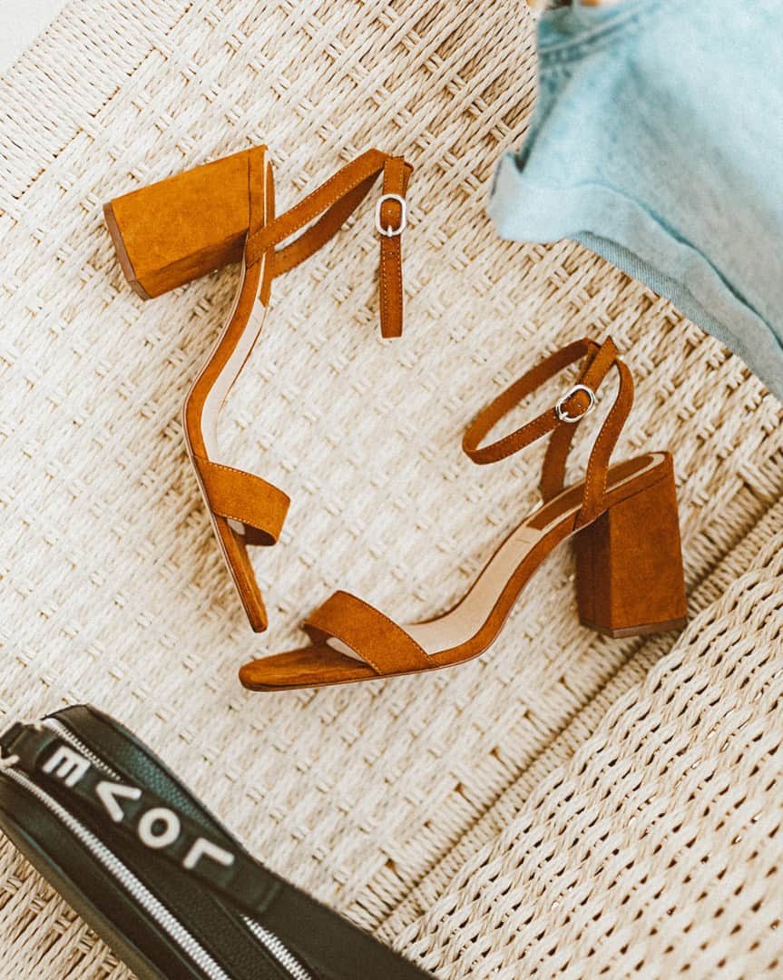 Stradivariusさんのインスタグラム写真 - (StradivariusInstagram)「⚡️Turn any outfit into a smart look with these lovely sandals⚡️」7月18日 1時32分 - stradivarius