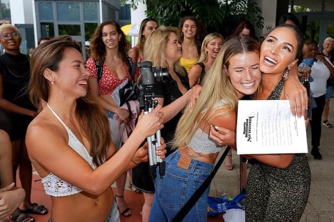 Sports Illustrated Swimsuitさんのインスタグラム写真 - (Sports Illustrated SwimsuitInstagram)「Thank you to all of the #SISwimSearch hopefuls and the ladies of #SISwim for coming out and making sure this past weekend @wsouthbeach was one we’ll never forget! 🖤 Click the link in bio to see more photos.」7月18日 2時14分 - si_swimsuit