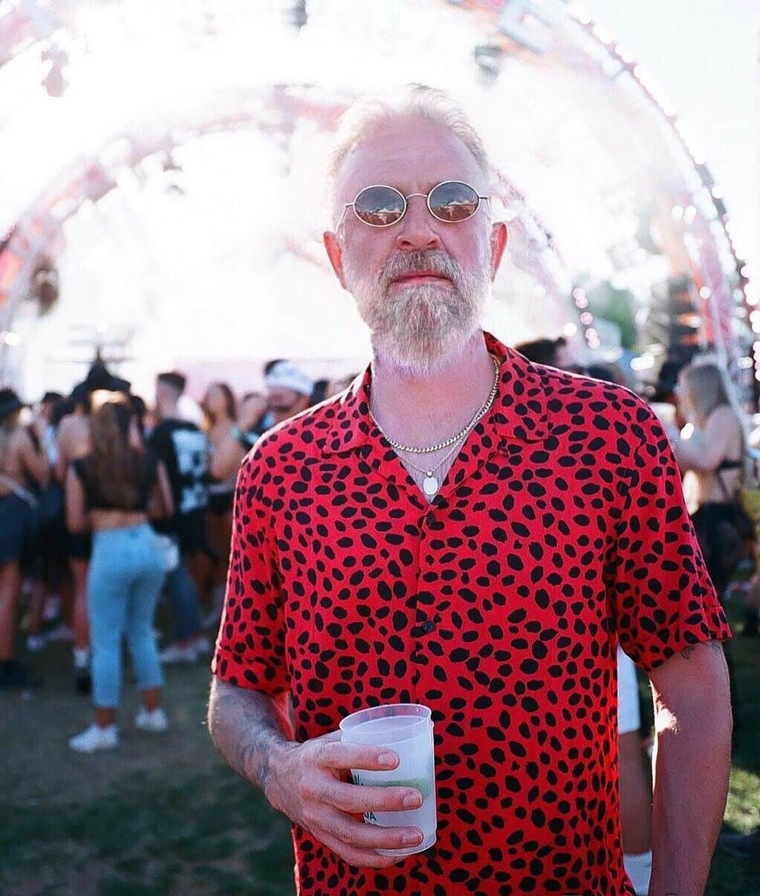 クリス・ファフのインスタグラム：「When you just can’t accept that you’re too old for Coachella」