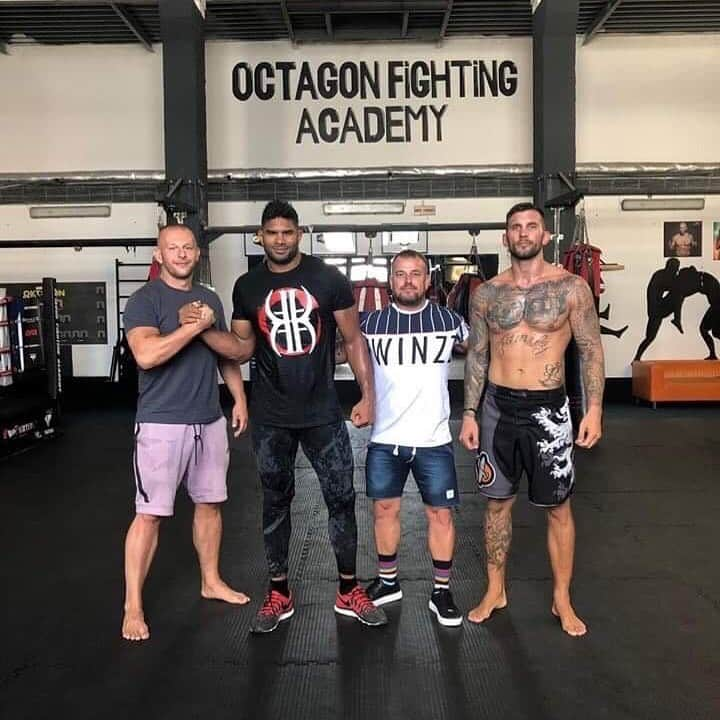 アリスター・オーフレイムさんのインスタグラム写真 - (アリスター・オーフレイムInstagram)「Hard work fellas 💪💪」7月18日 2時23分 - alistairovereem