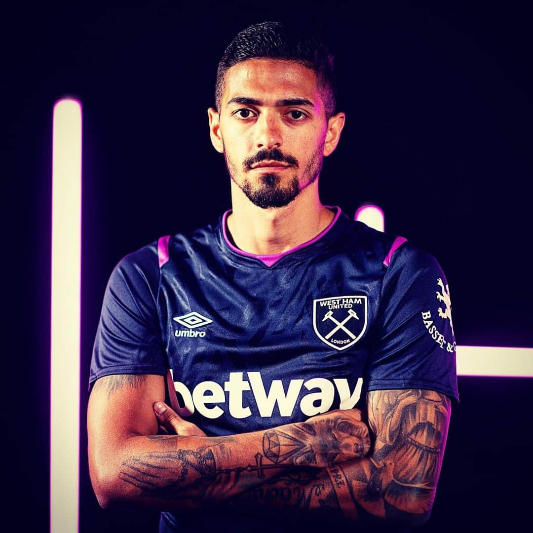 ウェストハム・ユナイテッドFCさんのインスタグラム写真 - (ウェストハム・ユナイテッドFCInstagram)「Thoughts on our new Third Kit?  Link to buy in bio 👆🏼」7月18日 2時37分 - westham