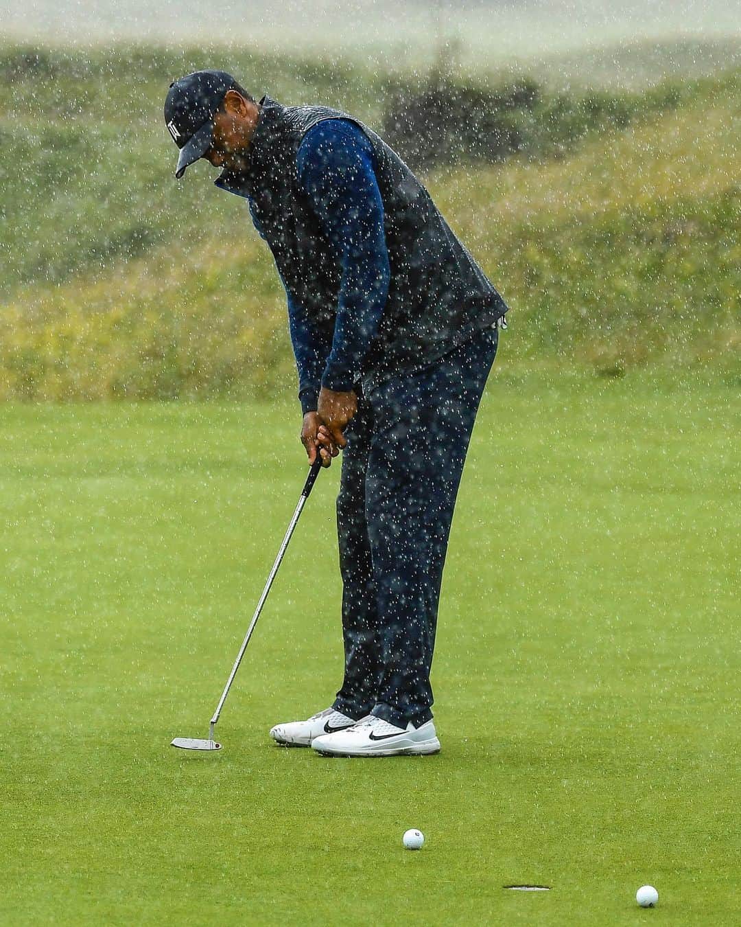 PGA TOURさんのインスタグラム写真 - (PGA TOURInstagram)「A little rain doesn't stop the grind. ⛳️🌧」7月18日 2時39分 - pgatour