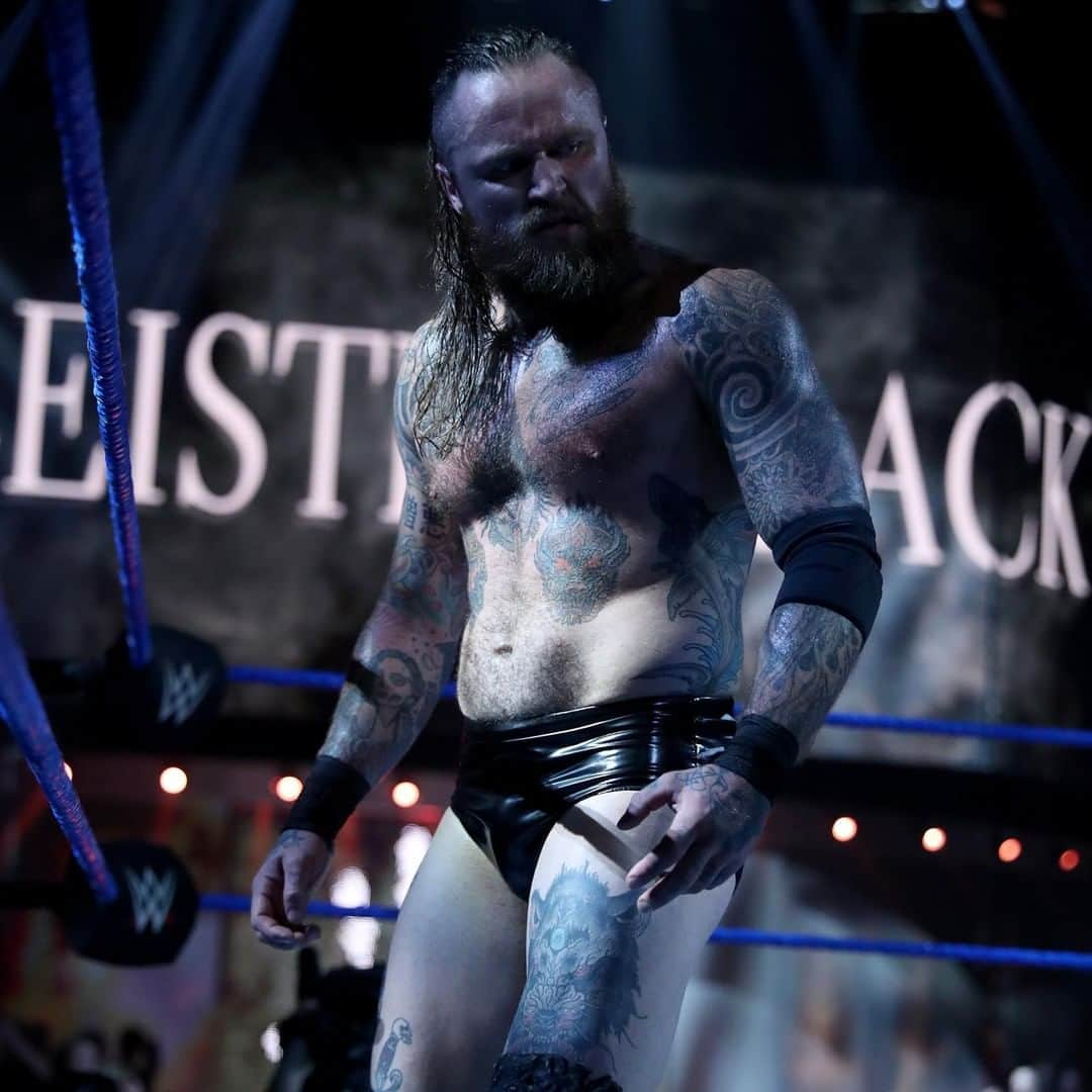 WWEさんのインスタグラム写真 - (WWEInstagram)「Who wants to PICK A FIGHT with @aleister_black next? #SDLive」7月18日 3時00分 - wwe