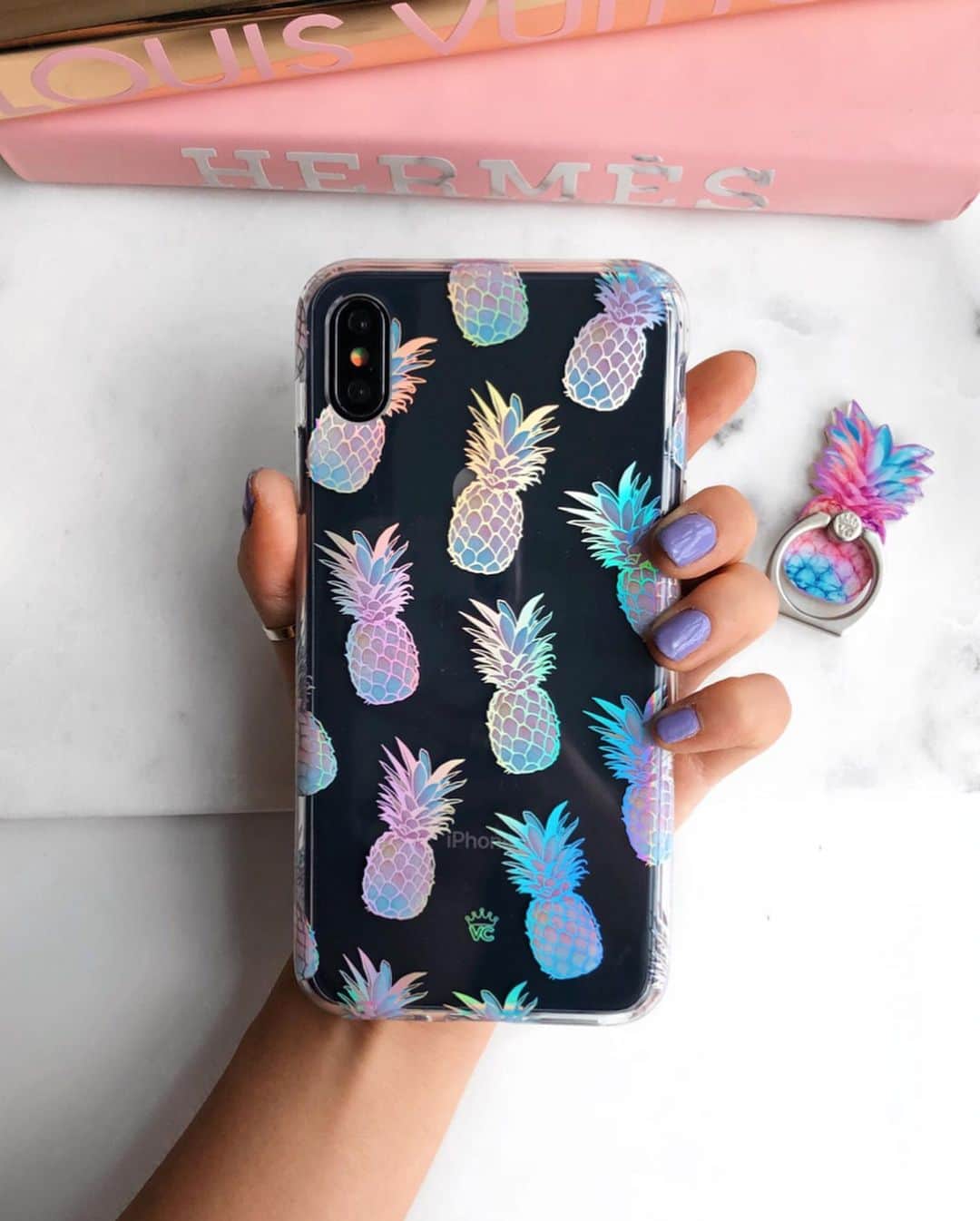 VELVETCAVIARさんのインスタグラム写真 - (VELVETCAVIARInstagram)「NEW DROP 🔥 Say HOLO to the Pineapple Holo Clear Case to satisfy all your sweet cravings this summer! 🍍☀️💦 Features holographic pineapples over a protective clear case, and a matching grip ring available as well. 💖 Available for iPhone and Samsung, get yours today via link in bio: @velvetcaviar. #velvetcaviar #pineapples #summer」7月18日 3時10分 - velvetcaviar