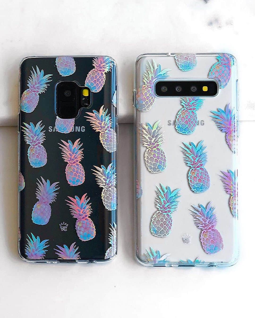 VELVETCAVIARさんのインスタグラム写真 - (VELVETCAVIARInstagram)「NEW DROP 🔥 Say HOLO to the Pineapple Holo Clear Case to satisfy all your sweet cravings this summer! 🍍☀️💦 Features holographic pineapples over a protective clear case, and a matching grip ring available as well. 💖 Available for iPhone and Samsung, get yours today via link in bio: @velvetcaviar. #velvetcaviar #pineapples #summer」7月18日 3時10分 - velvetcaviar