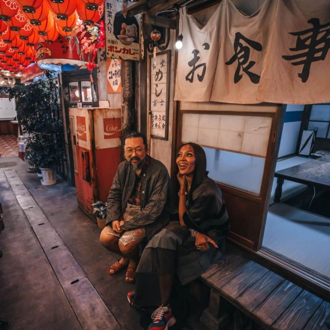 ナオミ・キャンベルさんのインスタグラム写真 - (ナオミ・キャンベルInstagram)「Beautiful time @kaikaikikigallery with a special soul who  has the most magical laugh THANK YOU for your kindness  @takashipom 📸 @rkrkrk 💖💜🙏🏾🇯🇵」7月18日 3時18分 - naomi