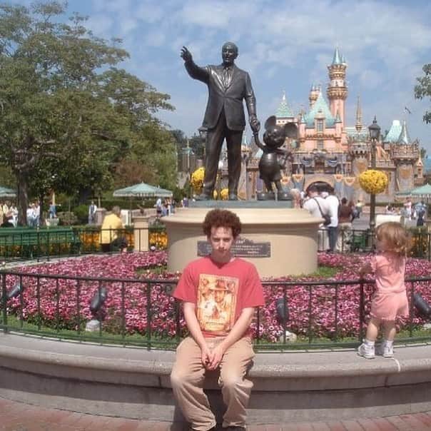 ジョシュ・サスマンさんのインスタグラム写真 - (ジョシュ・サスマンInstagram)「"I don’t want the public to see the world they live in while they’re in the park. I want them to feel they’re in another world" — Walt Disney  Happy 64th birthday @disneyland. ✨ #disneyland #disneyland64  #happiestplaceonearth」7月18日 3時19分 - mrjoshsussman