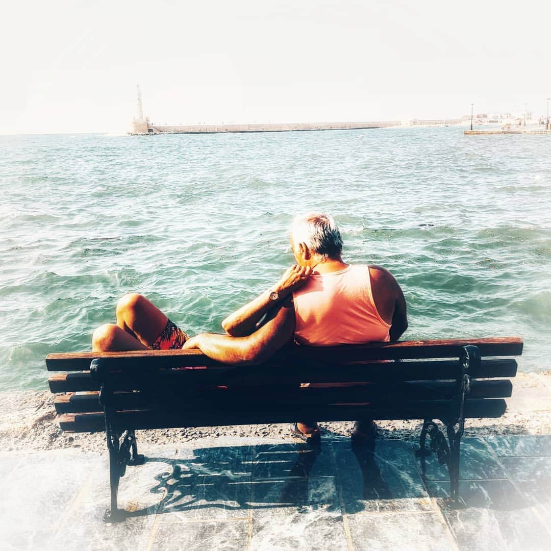 マヌー・ベネットさんのインスタグラム写真 - (マヌー・ベネットInstagram)「Took a photo of this older couple embracing on a bench in The Old Venetian Harbour Of Chania. I love that this is love.」7月18日 3時30分 - manubennett