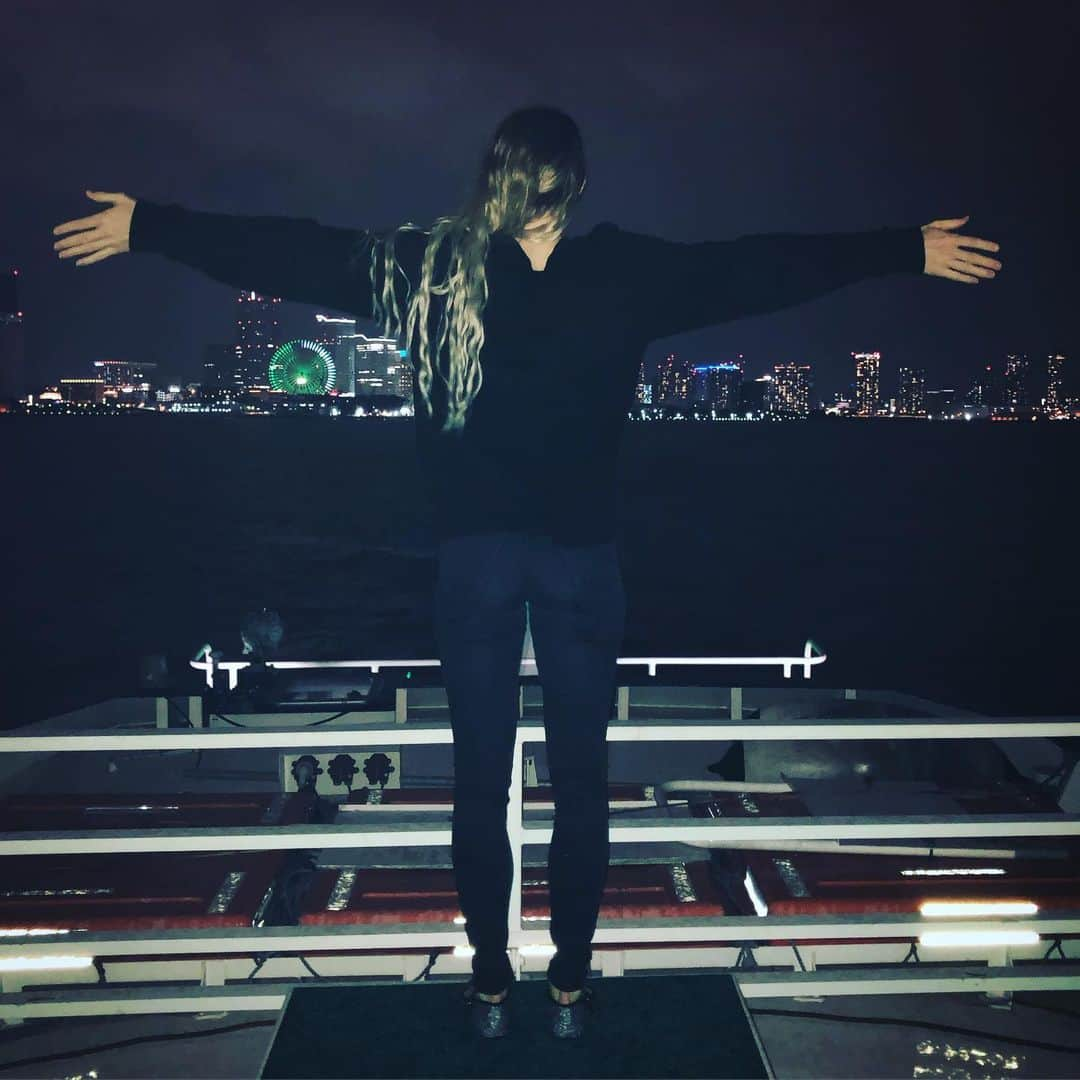 ブライオニー・ペイジさんのインスタグラム写真 - (ブライオニー・ペイジInstagram)「Japan Camp 🇯🇵 Our final evening we were treated to a delicious Japanese meal on a beautiful boat overlooking the Yokohama Skyline 🌃 The food, the view and the company were all incredible and this was such a wonderful way to celebrate a successful trip in Japan!」7月18日 14時35分 - bryony_page