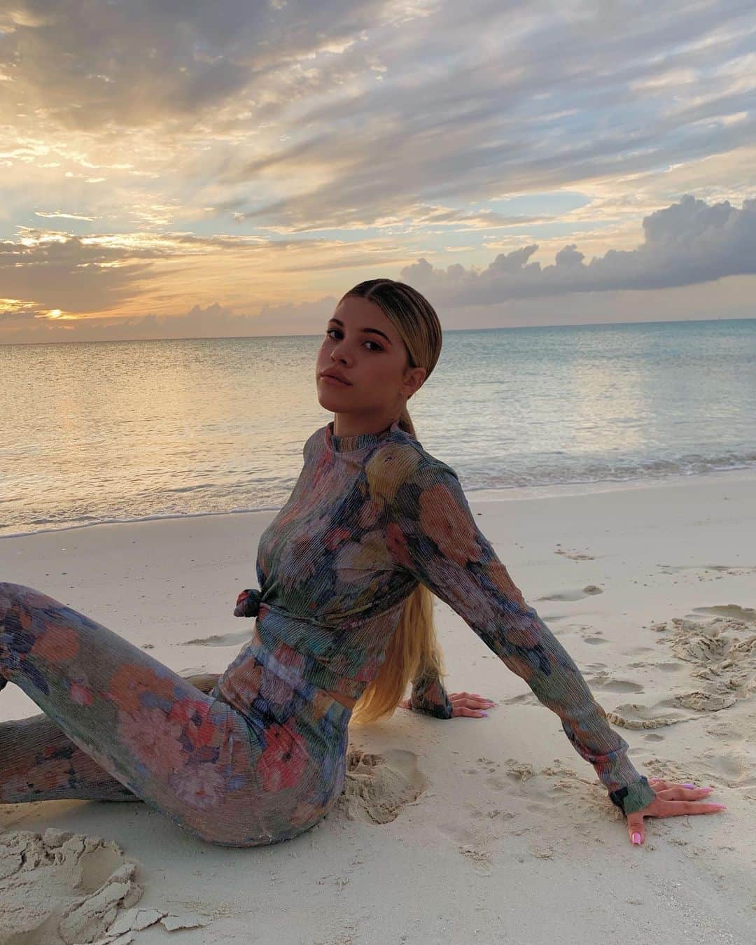 のインスタグラム：「The end of an amazing trip😪 going to miss these sunsets」