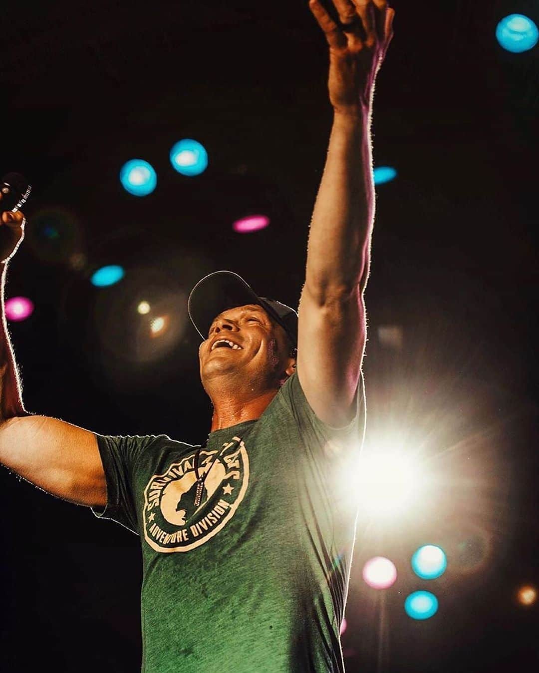 3 Doors Downのインスタグラム：「Do it with your whole heart! Photo by @sarahelizabeth_k - @brad3doorsdown #repost」