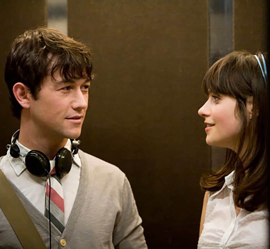 VICEさんのインスタグラム写真 - (VICEInstagram)「'(500 Days) of Summer' came out 10 years ago today—and the elevator scene still pisses people off. 🍿 🤬 Watch the scene again for yourself and read why at the link in bio. 📸: Fox Searchlight Pictures」7月18日 6時11分 - vice
