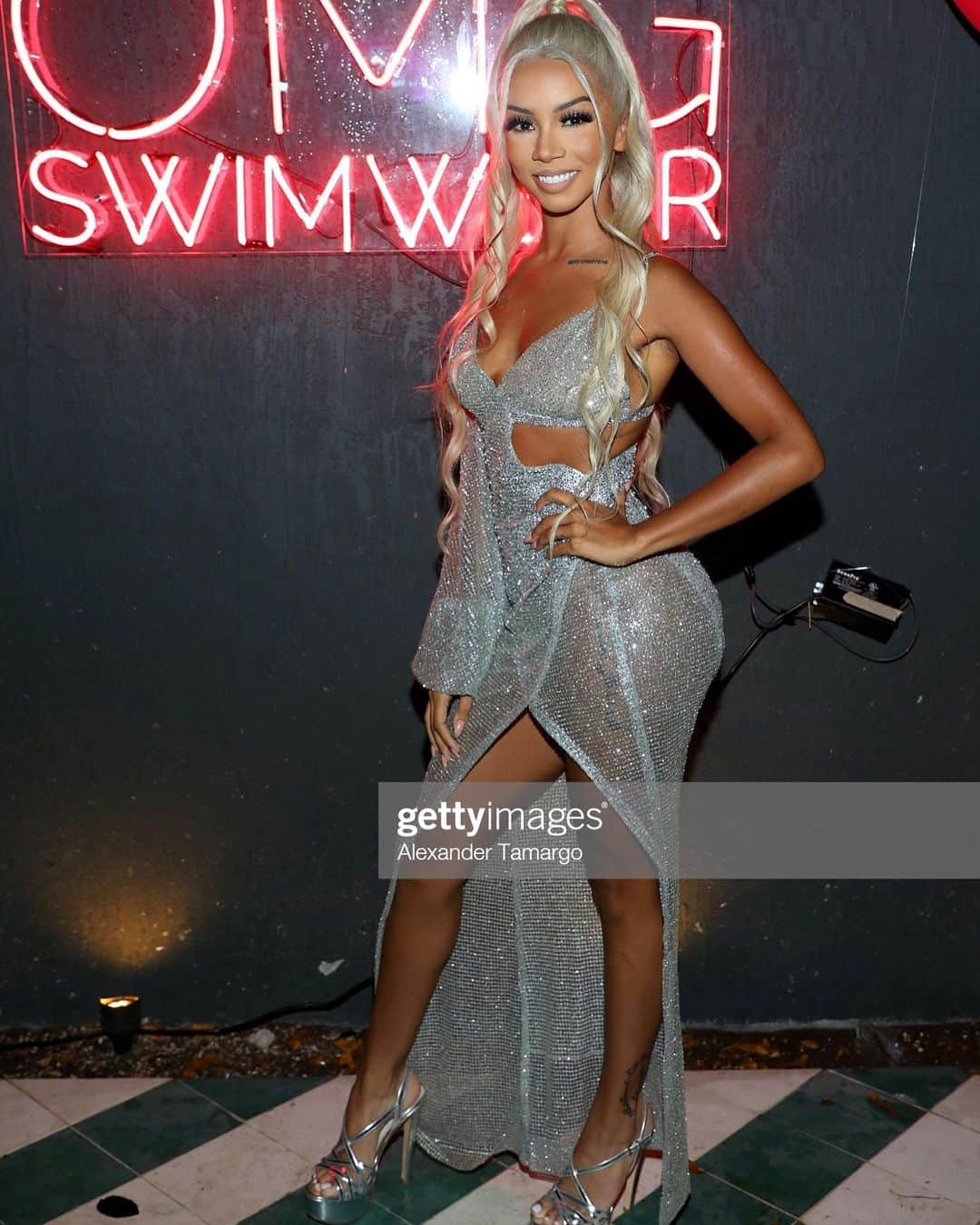 Brittany Rennerさんのインスタグラム写真 - (Brittany RennerInstagram)「Stepped out for the @omgmiamiswimwear Influencer Dinner in honor of the release of the Brittany Renner Collection 👙Your ceiling is my floor 👑」7月18日 6時11分 - bundleofbrittany