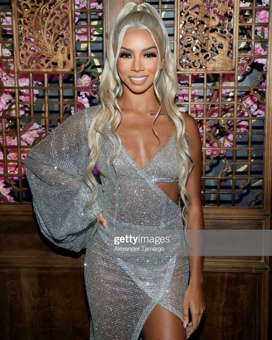 Brittany Rennerさんのインスタグラム写真 - (Brittany RennerInstagram)「Stepped out for the @omgmiamiswimwear Influencer Dinner in honor of the release of the Brittany Renner Collection 👙Your ceiling is my floor 👑」7月18日 6時11分 - bundleofbrittany