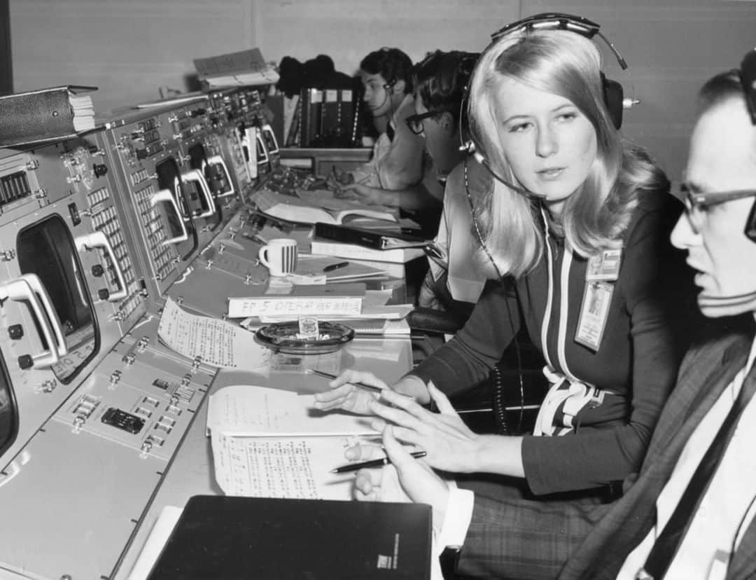 TIME Magazineさんのインスタグラム写真 - (TIME MagazineInstagram)「Frances “Poppy” Northcutt was the first woman to work in an operational support role in the Mission Control Center in Houston during the Apollo program. There were a lot of women in computer programming roles at the time—as 2016's @hiddenfiguresmovie made clear—and Northcutt started out in one of those roles at @nasa in 1965, shortly after graduating from @utaustintx. Her title? Computress. “What a weird title this is,” she tells TIME she recalls thinking. “Not only do they think I’m a computer, but they think I’m a gendered computer.” Northcutt did number-crunching for the Gemini program, the predecessor to the Apollo program, and was promoted a little over a year later. She was on the team that specialized in the maneuvers that put the spacecraft on course to return to Earth. During missions including Apollo 8, #Apollo11 and Apollo 13, Northcutt sat in a staff support room that the directors in the general mission control room would call if they needed assistance. She was the only woman in her job at the time. Read the full interview, and see more of our #Apollo50th coverage, at the link in bio. Photograph by TRW/PhotoQuest—@gettyimages」7月18日 6時44分 - time