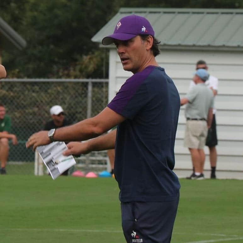 ACFフィオレンティーナさんのインスタグラム写真 - (ACFフィオレンティーナInstagram)「#Charlotte primo allenamento stagionale per #Chiesa e #Milenkovic 🇺🇲 #Charlotte first training for @fedexchiesa and @milenkovicn_4  #ForzaViola  @intchampionscup」7月18日 7時49分 - acffiorentina