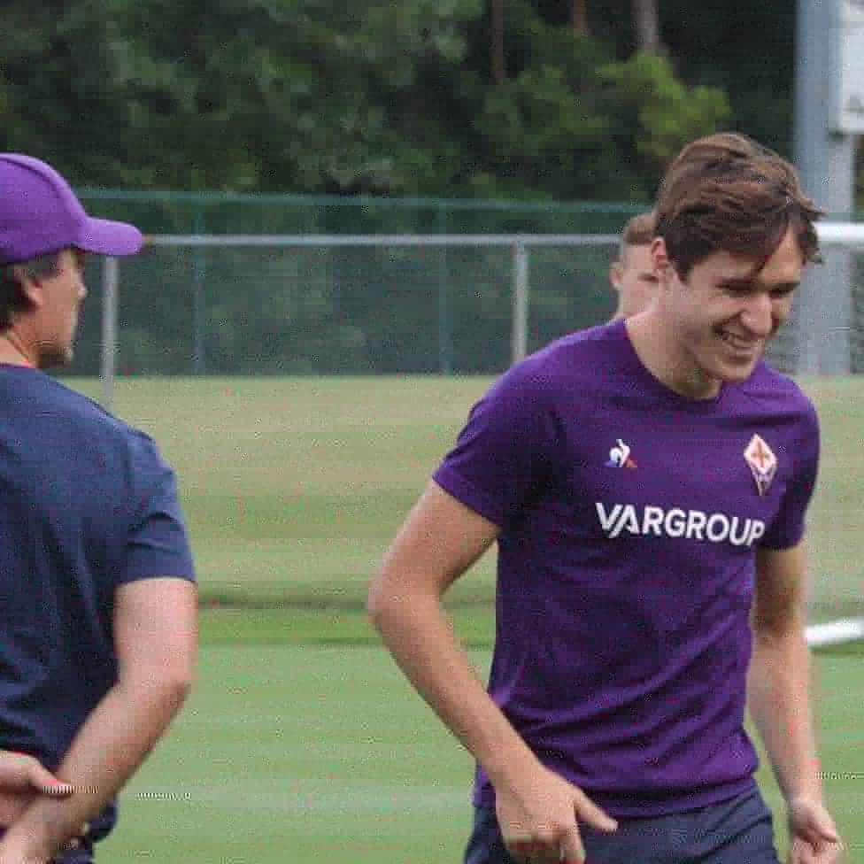 ACFフィオレンティーナさんのインスタグラム写真 - (ACFフィオレンティーナInstagram)「#Charlotte primo allenamento stagionale per #Chiesa e #Milenkovic 🇺🇲 #Charlotte first training for @fedexchiesa and @milenkovicn_4  #ForzaViola  @intchampionscup」7月18日 7時49分 - acffiorentina