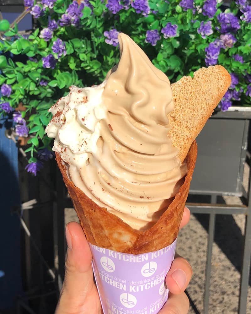 DOMINIQUE ANSEL BAKERYさんのインスタグラム写真 - (DOMINIQUE ANSEL BAKERYInstagram)「On 🔥 days like this, a Cold Brew Soft Serve come sounds perfect. Creamy La Colombe cold brew soft serve swirled into a hand-rolled honey tuile waffle cone, topped with a dollop of milk foam, cocoa powder, and a crunchy anise biscotti. Available Wednesdays-Sundays at @dominiqueanselkitchen. 🍦」7月18日 7時58分 - dominiqueansel