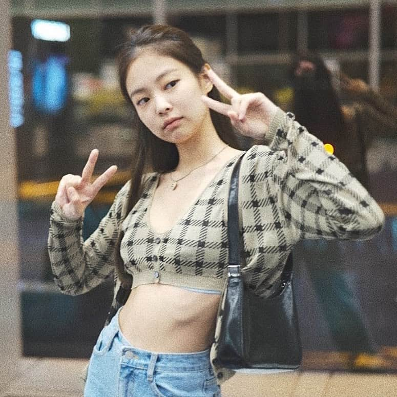 ジェニーさんのインスタグラム写真 - (ジェニーInstagram)「Captured by my boo @lalalalisa_m」7月18日 8時09分 - jennierubyjane