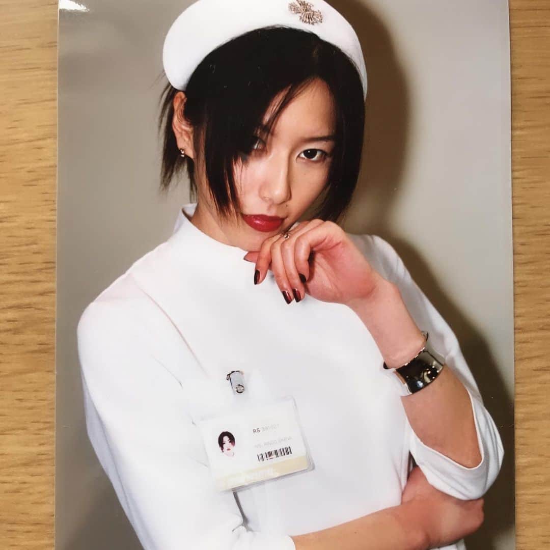 鷹村アオイのインスタグラム：「. なんと！ 実家に約20年前のコスプレ写真が出てきました！当時24歳。 . 本能の椎名林檎ちゃんコスプレです。 . #コスプレ #コスプレイヤー #19年前の写真 #19年前の私 #椎名林檎コスプレ #cosplay #懐かしい」