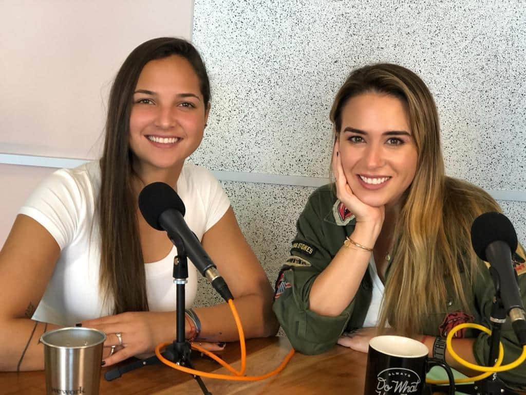 Erika De La Vegaさんのインスタグラム写真 - (Erika De La VegaInstagram)「¿Ya vieron el último capítulo de mi podcast?  Háganse un favor y escuchen a @DeynaCastellanos #EnDefensaPropia  Escúchalo dándole al link de mi biografía @Erikadlvoficial o búscalo en todas las plataformas de audio #Spotify #iTunes #GooglePlay #iVoox y también en mi canal de #YouTube  Producción: @pelicarmona Edición: @aemorantes Música original: @epararrayos Espacios: @wework  #ErikaDeLaVega #DeynaCastellanos #Podcast #PodcastEnEspañol」7月18日 8時19分 - erikadlvoficial