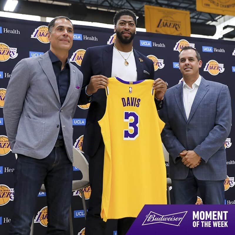 Los Angeles Lakersさんのインスタグラム写真 - (Los Angeles LakersInstagram)「Welcoming AD to the #LakeShow family in our @budweiserusa Moment of the Week!」7月18日 8時29分 - lakers