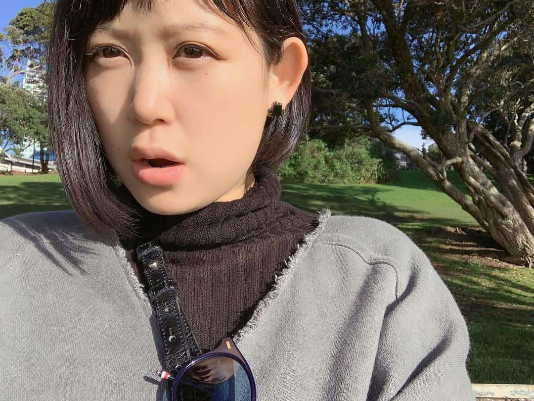 絢香さんのインスタグラム写真 - (絢香Instagram)「今年もまたNZに☀️ こっちは冬だけど 過ごしやすい気候だよ〜 #nz #のんびり散歩 #体調もよし #今までnzで生まれた曲 #実はたくさんあるよ #そんな力がある場所」7月18日 8時22分 - ayaka_official_jp