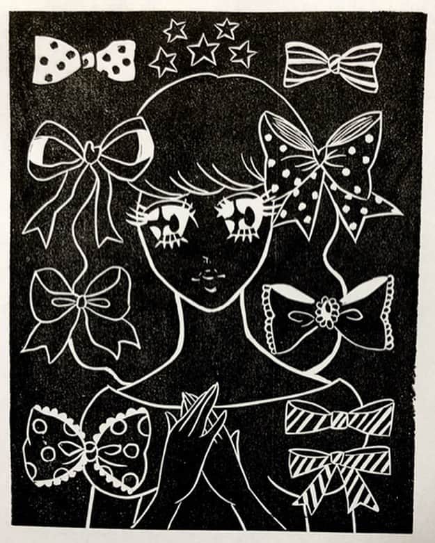 のインスタグラム：「おなじ絵を 黒と白で彫ってみた  #版画」