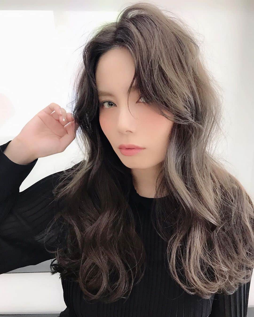増田愛里菜のインスタグラム：「身体のメンテナンスをしに、いつもお世話になってる馬場さん (@bbkk_chiropractic )のところへ〜👨‍⚕️🦴✨ . . 約2週間、馬場さんのところに行けないだけで身体の不調がチラホラ..😫😫 . 一番不調感じたのはやっぱり首と背中💦 . . いつも通りとっても丁寧な診察と治療📖✏️ . ちゃんと正しい位置に治してもらって、あっと言う間に楽になったよ〜🥺💕💕 . . ”通う”って大事なんだなぁって改めて実感した😭😭✨ . . 馬場さんありがとうございました♡ . . #塩川カイロプラクティック  #カイロプラクティック  #ボディケア  #治療院#ホルモンバランス  #自律神経を整える  #美容  #beauty  #instagram  #instapic  #instaphoto」