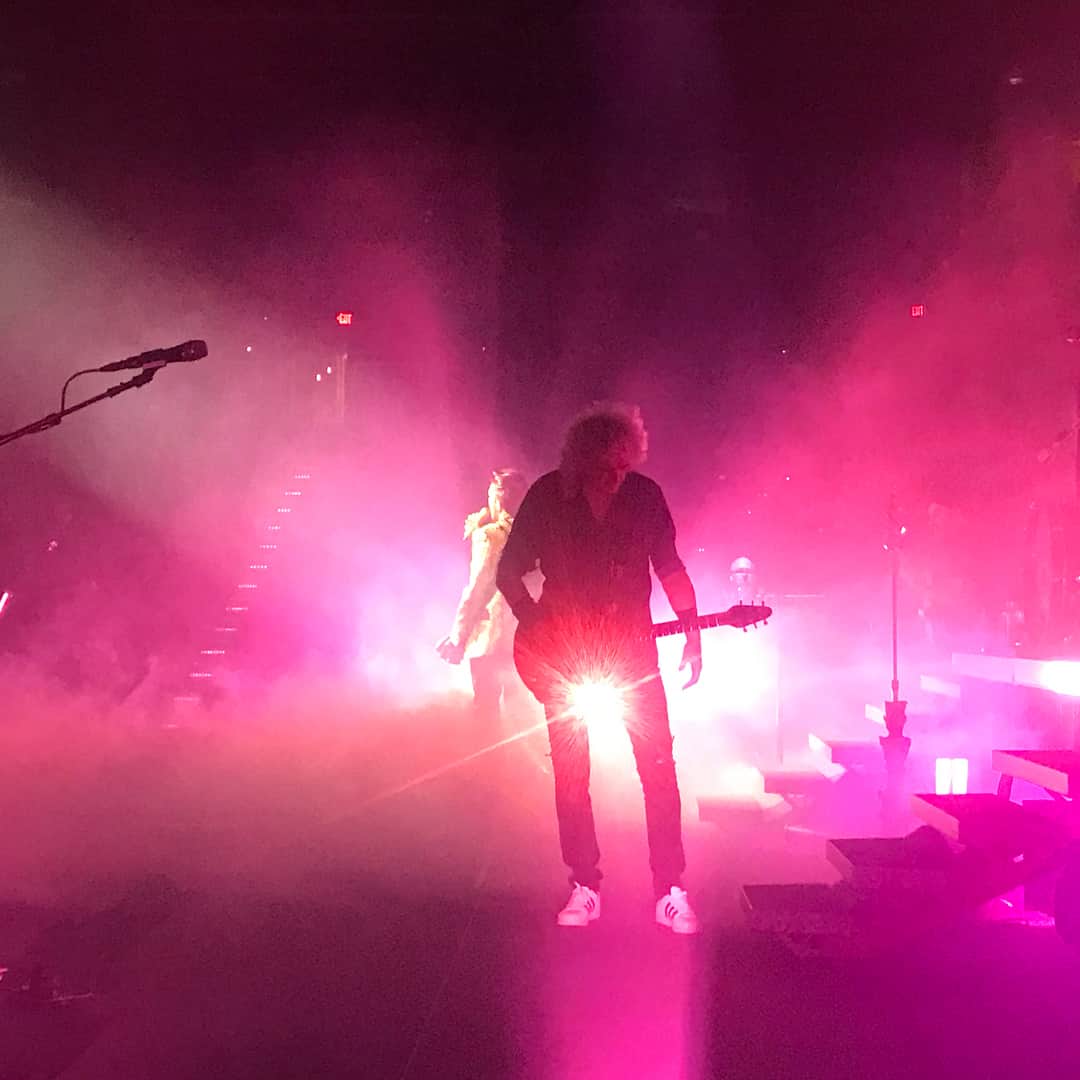 ブライアン・メイさんのインスタグラム写真 - (ブライアン・メイInstagram)「More pics of guitar moments viewed from backstage, last night in Phoenix.  All taken by Mr. Pete Malandrone. ‘Twas a very rewarding night. Thanks folks.  Bri」7月18日 8時43分 - brianmayforreal