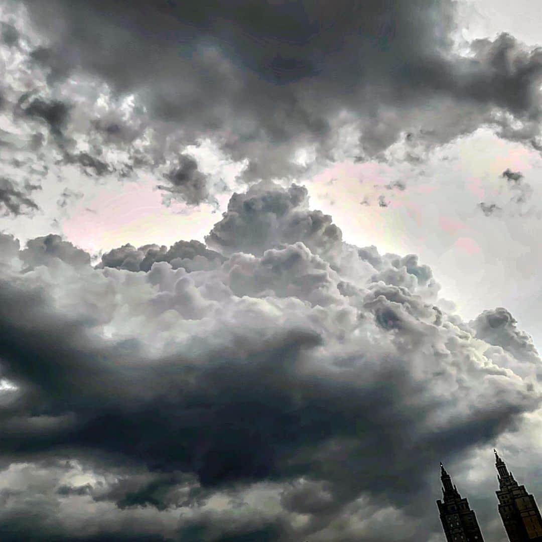 JULIEN D'YSさんのインスタグラム写真 - (JULIEN D'YSInstagram)「Storm coming #newyork :19:42🌩🖤17 juillet 2019#18juillet」7月18日 8時43分 - juliendys