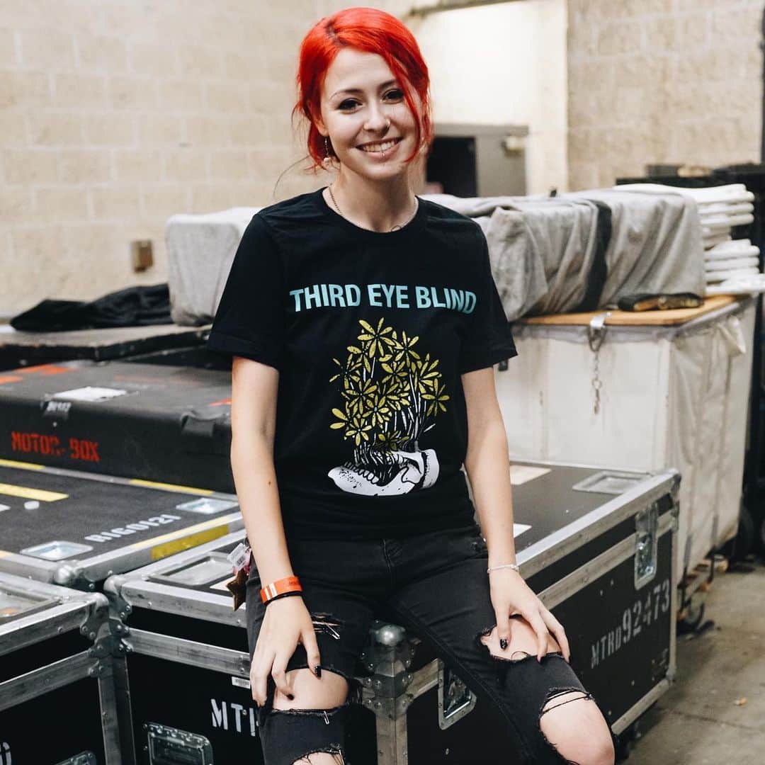 Third Eye Blindさんのインスタグラム写真 - (Third Eye BlindInstagram)「An angel in the pit! Ninja feet, way more punk than you jeans, born in shadow nails and a Summer Gods tour tee. Cassidy’s got the Ball. #SummerGods19」7月18日 8時49分 - thirdeyeblind