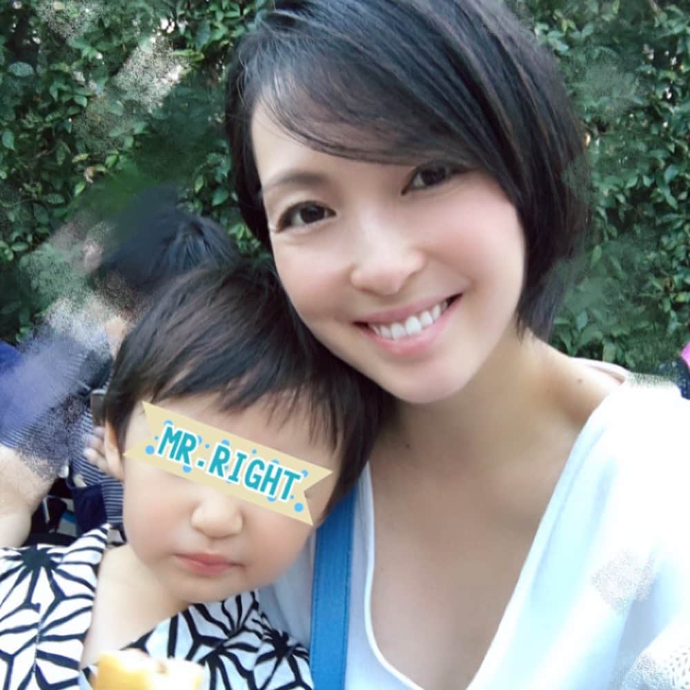 蒲生麻由のインスタグラム：「昨日はお天気も回復したので、﻿ 友達と一緒にお祭りへ🏮﻿ すごい混雑だったけど、楽しめたよぉ〜❣️﻿ ﻿ #お祭り #息子の甚平姿 #可愛いぜこのやろー #親バカ部 #私と息子 #mysun #mamalife #臨月妊婦 #産前にしたいこと #2歳児 #29mounth #2歳4ヶ月男の子」