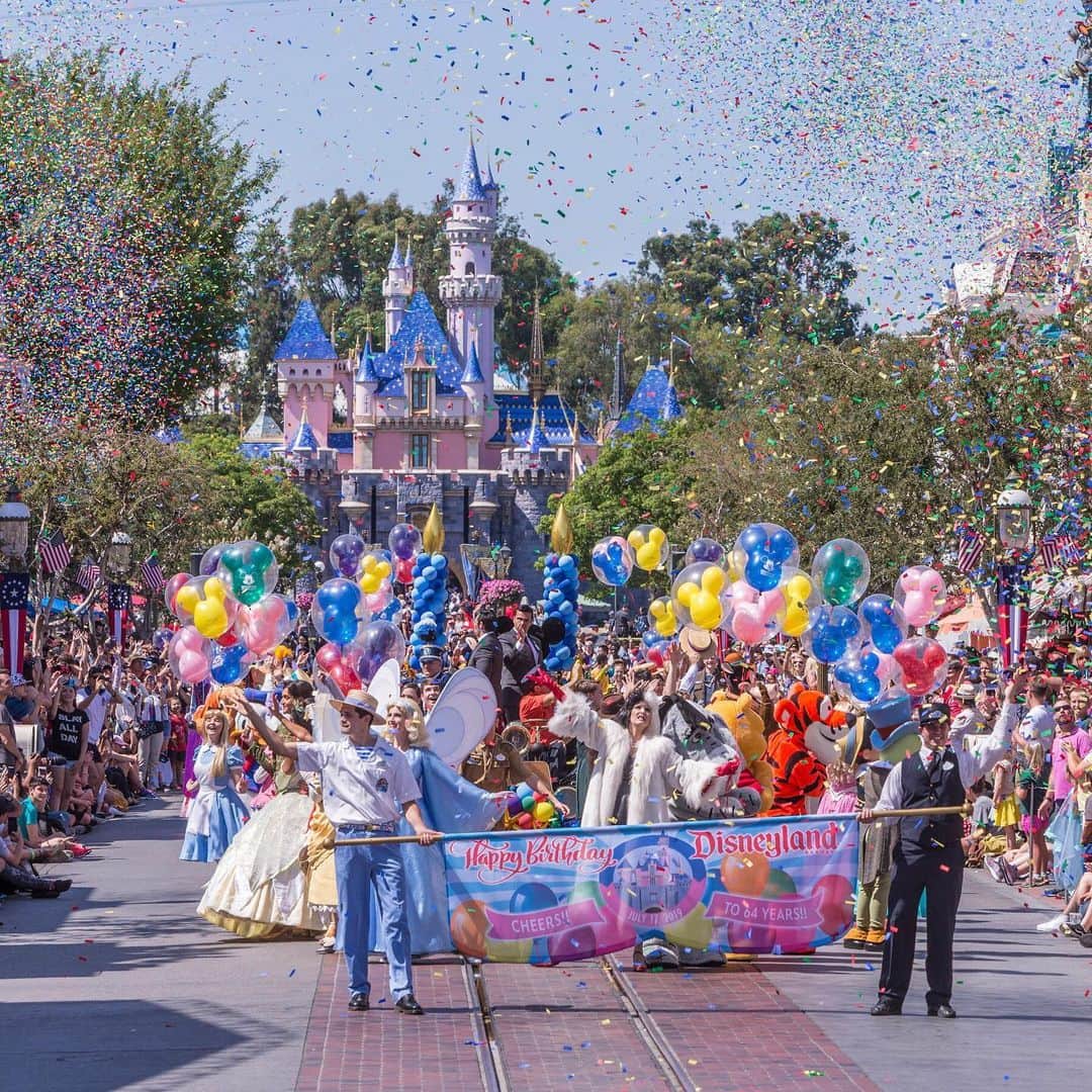 のインスタグラム：「Today we commemorate 64 years since the opening day of #Disneyland! Thank you for celebrating with us!」