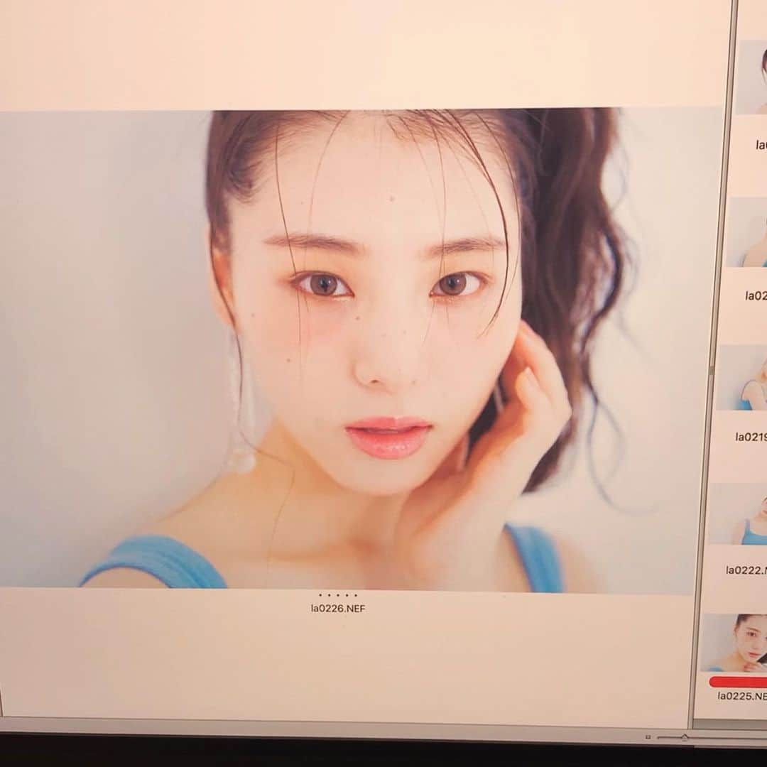 相楽伊織さんのインスタグラム写真 - (相楽伊織Instagram)「💙 #larme 041発売中 #さがらいおり 100投稿突破したぁー❣️」7月18日 14時38分 - _iorisagara264_