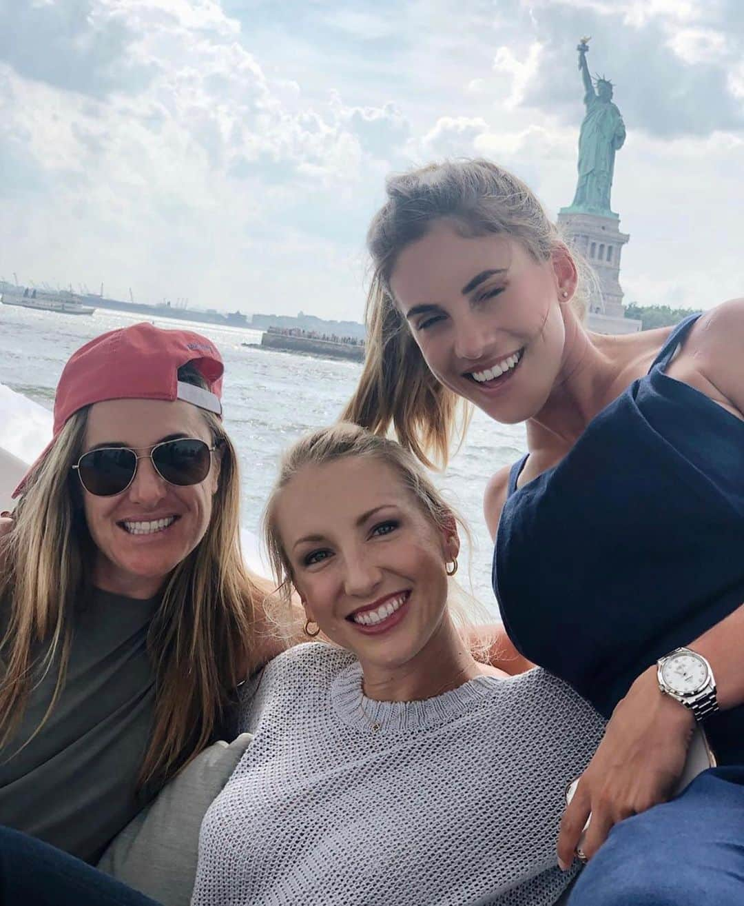 ブルック・パンケーキのインスタグラム：「These are my people! ❤️🗽What an incredible day at Bayonne Golf Club and a boat ride to Hudson National Golf Club passing the Statue of Liberty!」