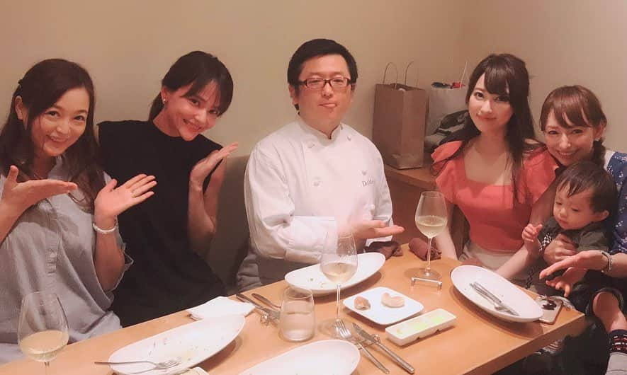 野口綾子さんのインスタグラム写真 - (野口綾子Instagram)「昨夜は、ちーちゃん @chisatosakura @chisato_food_pic の遅ればせながらのバースデーお祝いで、久々に恵比寿のダルマット @dalmatto へ😋えーーん😭相変わらず出てくる料理全て美味しい〜〜💕💕 平井さんにも久々にお会いできました☺️ . こーゆーご褒美(なんの？w)贅沢大事ね♡✨✨ . リサ @lisa_nakama_  有紗 @alisadurbrow みんな14年来の付き合いだから、昔話から近況まで話すことありすぎて、みんながみんな喋ってて面白かったわ〜〜😂 . 美女達に癒された1日😘💕 . #ダルマット #dalmatto #イタリアン #恵比寿 #誕生日 #ポケモンgo 率高め」7月18日 9時39分 - ayako__n